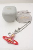 画像5: Vivienne Westwood / AC/Perspex Bas Relief Pendant   レッドxピンクxイエロー  O-23-10-22-034-nl-YM-OS (5)