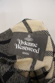 画像4: Vivienne Westwood MAN / ビッグチェックフリンジケープ   ベージュ  O-23-11-26-060-co-IG-OS (4)