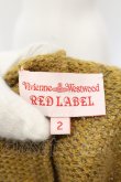 画像5: Vivienne Westwood / 単色オーブ刺繍ルーズスクエアニット 2 マスタード  O-24-11-24-030-to-IG-OS (5)